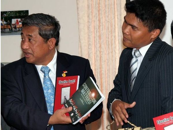 Mendiknas Luncurkan Buku Karya PPIA
