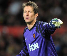 Van Der Sar Tetap Pensiun