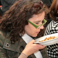 Sensasi Bebek Betutu Taklukkan Sosialita di Jerman