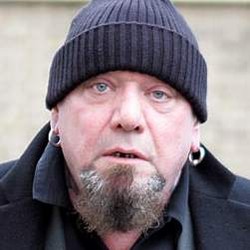 Mantan Vokalis Iron Maiden Dipenjara Karena Kasus Penipuan