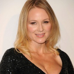 Ditabrak Truk, Hidup Jewel & Janinnya Diselamatkan Cadillac SRX