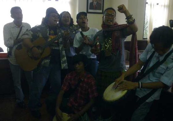 Seniman Surabaya Minta Lahan Berekspresi