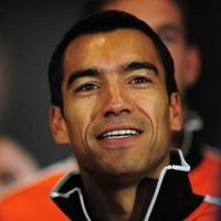 Tunda ke Ambon, Van Bronckhorst Kunjungi Jakarta