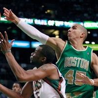 Celtics Bungkam Bucks