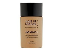 Ratakan Warna Kulit dengan Foundation Make Up For Ever