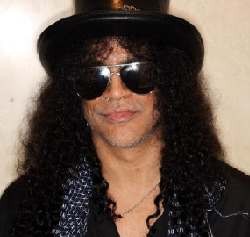 Slash Batalkan Konser di Jepang