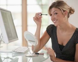 Trik Khusus Jadikan Riasan Tahan Lama