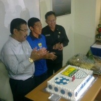 Fuuh! Eka, Umuh dan Dada Tiup Lilin Bareng