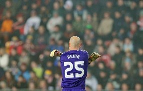 Reina Tolak Cap Kiper Terhebat The Reds