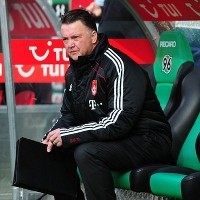 Titel Liga Champions pun Takkan Ubah Masa Depan Van Gaal