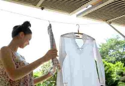 Obat Sakit Kepala Bisa Mengusir Noda Keringat di Baju 