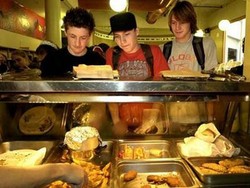 Mahasiswa NJU Tuntut Sediakan Menu Halal