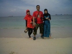 Berlibur di Pantai Lae Lae