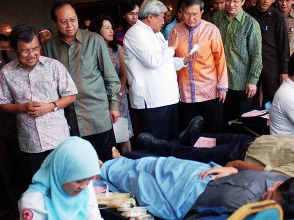 PMI Terima 5 Mobil UDD 