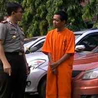 Bangkrut Main Valas, Tatang Gelapkan Belasan Mobil