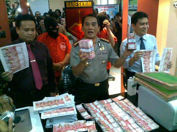 Polisi Gulung Sindikat Uang Palsu