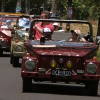 Menyusuri Jejak Julia Roberts di Bali dengan Topless VW