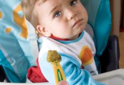 Trik Agar si Kecil Mau Makan dan Punya Berat Badan Normal