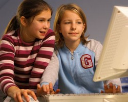 Facebook & Twitter Bikin Anak Malas Belajar