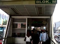 Akhir 2011, Halte Bus TransJ kembali Kinclong