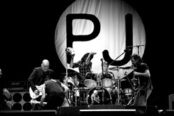 Pearl Jam Sibuk dengan Album Baru, Box Set dan Mini-Festival