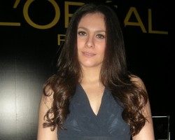 Tips Merawat Organ Intim ala Wulan Guritno