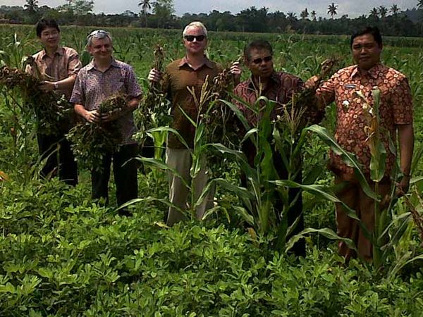 GarudaFood Gandeng Petani Kacang
