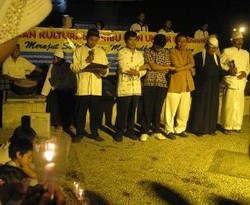 Inginkan Perdamaian, Lintas Agama di Semarang Aksi Seribu Lilin