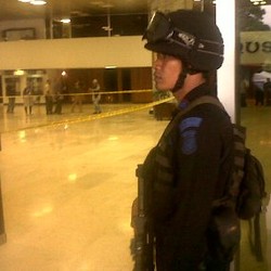 Gegana Sisir Gedung Nusantara III DPR