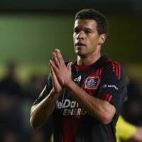 Loew Masih Tak Lirik Ballack