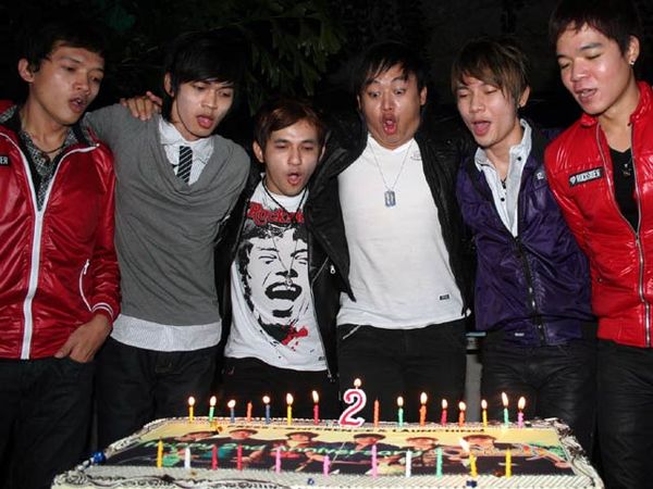 Goliath Syukuran Single dan Ultah ke-2 Goliath Syukuran Single dan Ultah ke-2