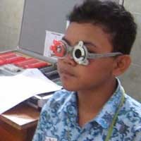 Siswa SMPN 23 Dapat Bantuan Kaca Mata Gratis