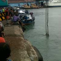 Rem Blong, Truk Molen Nyemplung Laut