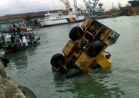 Rem Blong, Truk Molen Nyemplung Laut