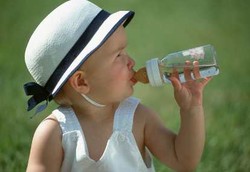 Bayi Butuh Air 5 Kali Lebih Banyak Dibanding Orang Dewasa