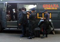 Gegana Amankan Paket Mencurigakan di DPR