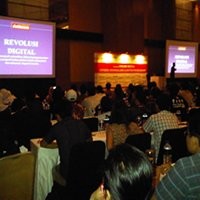 Digoyang Gempa, Seminar Jalan Terus 