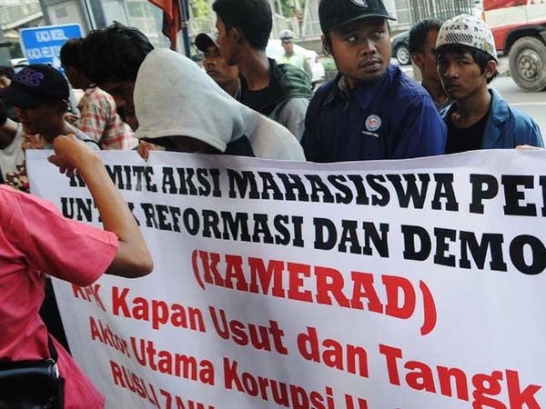 Kamerad Desak KPK Usut Korupsi Hutan Riau