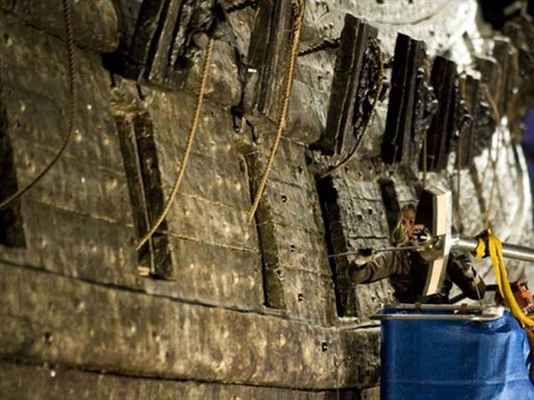 Renovasi Kapal Perang Tua