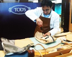 Tods Gelar Pameran Art Of Leather