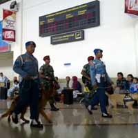 Marak Teror Bom, 580 Personel TNI AL Amankan Bandara Juanda