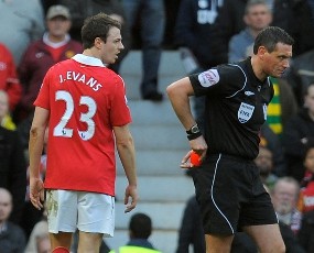 Fergie: Evans Wajar Dikartu Merah