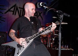 Gitaris Anthrax Berada di Hawaii Saat Tsunami Jepang