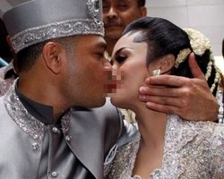 KD & Raul Bahagia Akhirnya Resmi Menikah