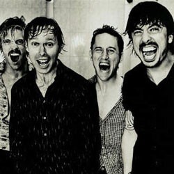 Dave Grohl Tolak Glee Pakai Lagu Foo Fighters