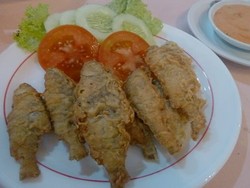 Kriuk Krenyes Ikan Pora-pora di Tepian Toba