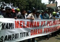 Buruh Bongkar Muat Geruduk Pelindo III