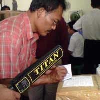 Antisipasi Paket Bom, Polisi Razia Jasa Ekspedisi