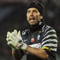 Buffon Tampik Pertanyaan Soal Masa Depan