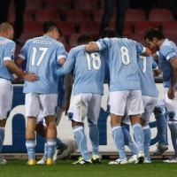 Dua Gol Cavani Menangkan Napoli